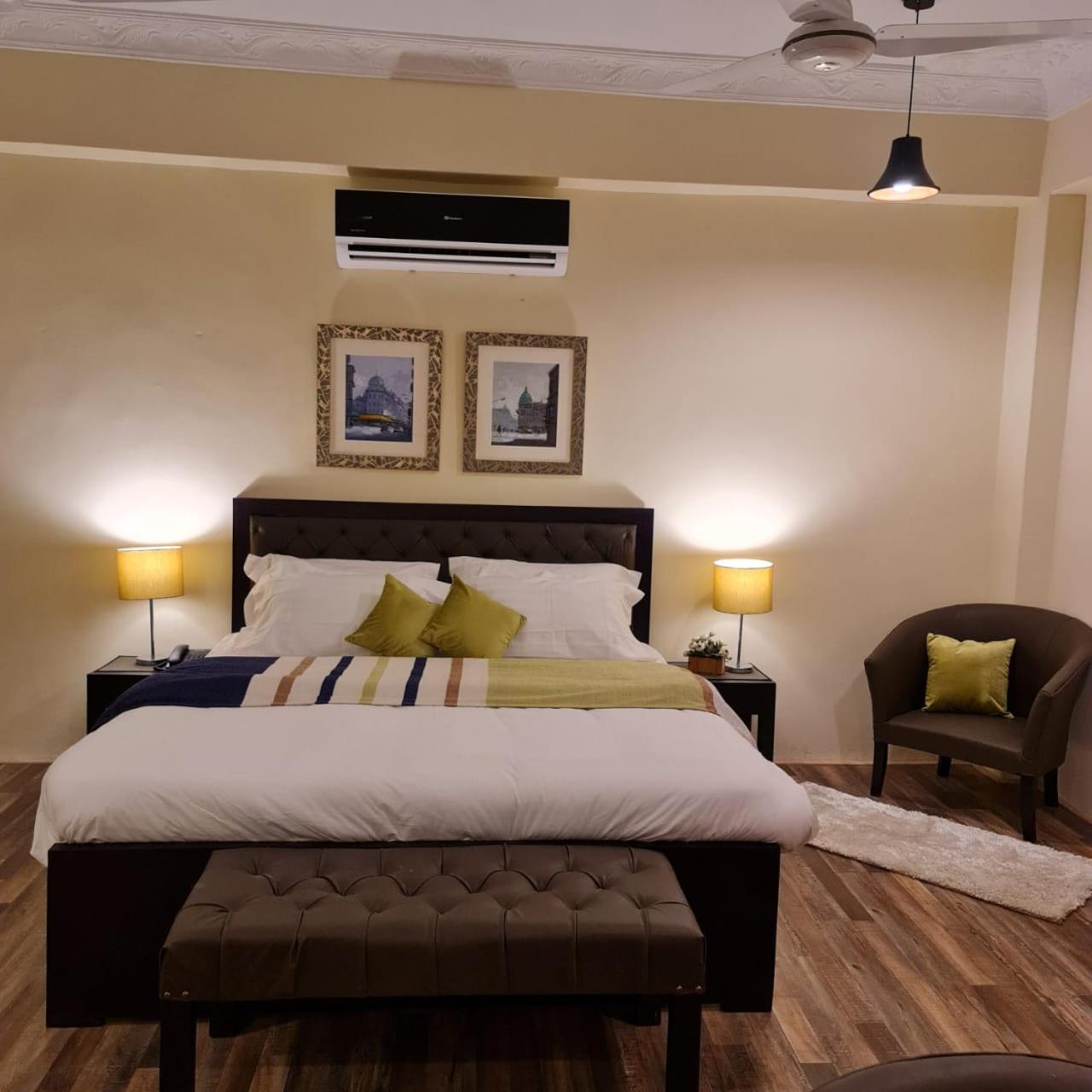 The Mandarin Inn Gilgit Dış mekan fotoğraf